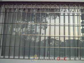 內(nèi)置防盜鎖的黎明防護欄式防盜防護窗 構(gòu)筑安全與美觀并存的家居防線